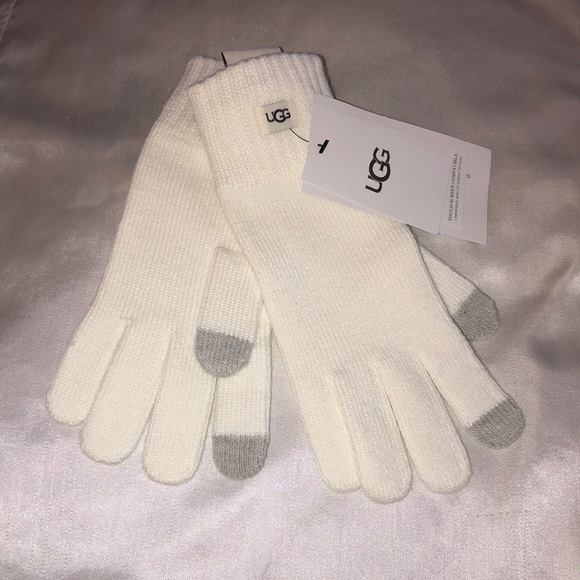 UGG Ivory White Knit Gloves Touch Screen Compatible Finger Tips OS NWT - Picture 4 of 12